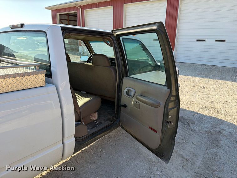 image for item FT6313 1997 Chevrolet Silverado 3500 Crew Cab pickup truck
