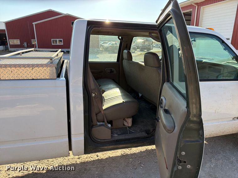 image for item FT6313 1997 Chevrolet Silverado 3500 Crew Cab pickup truck