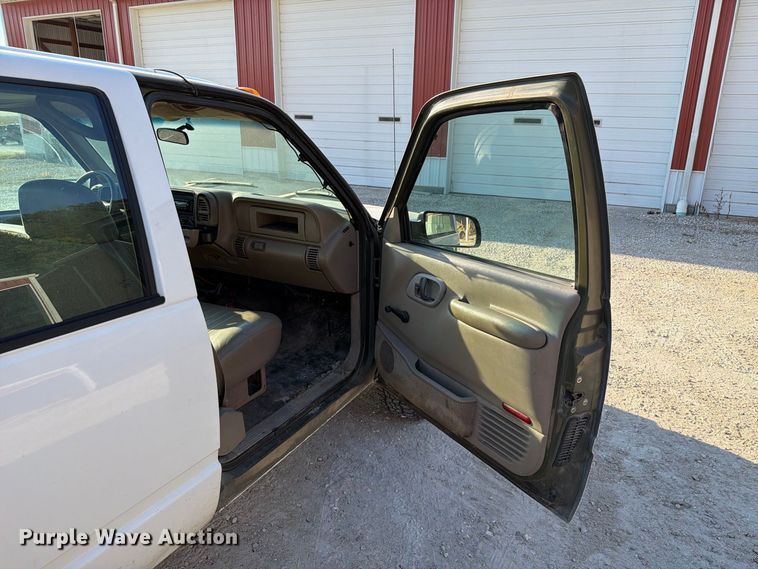 image for item FT6313 1997 Chevrolet Silverado 3500 Crew Cab pickup truck