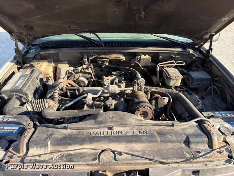 image for item FT6313 1997 Chevrolet Silverado 3500 Crew Cab pickup truck
