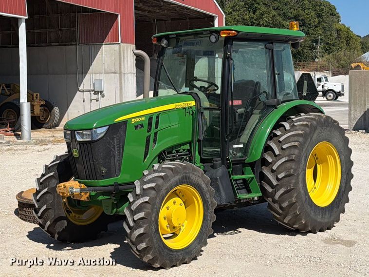 0 John Deere 5100M