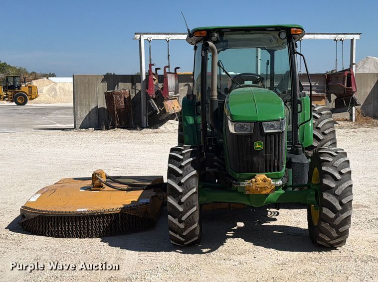 0 John Deere 5100M