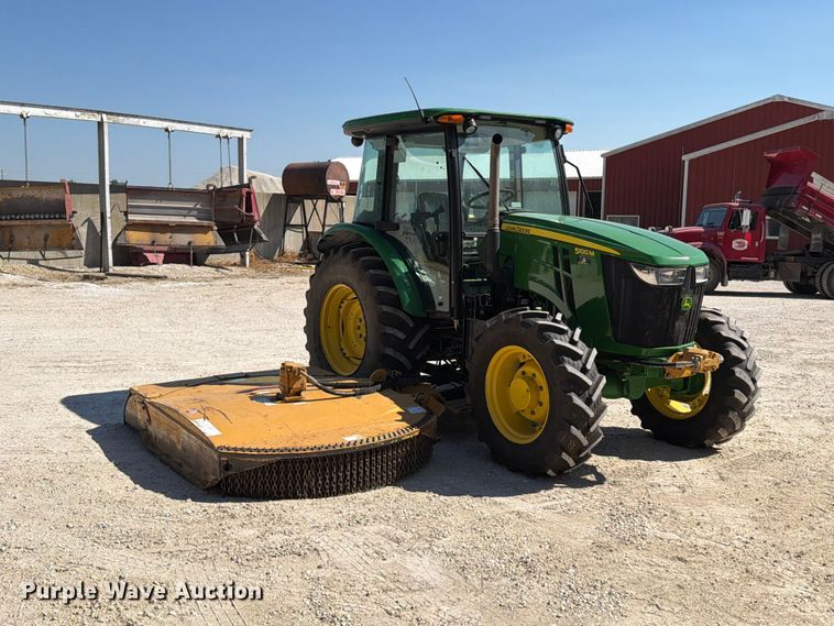 0 John Deere 5100M