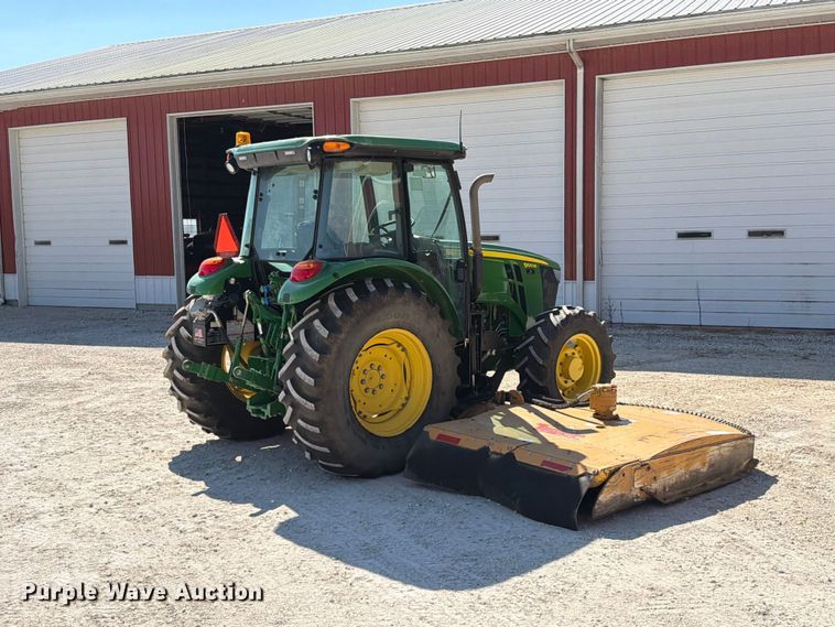 0 John Deere 5100M