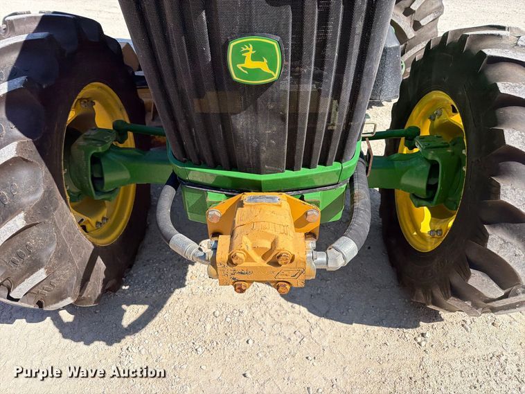 0 John Deere 5100M