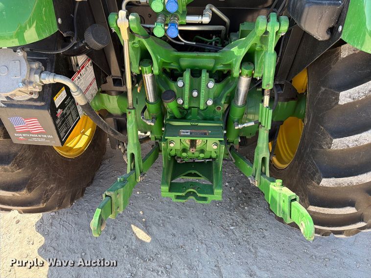 0 John Deere 5100M