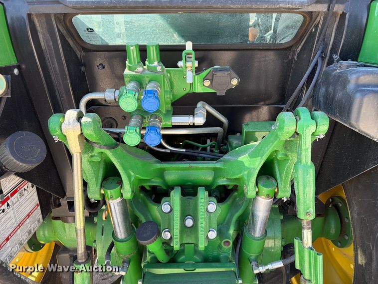 0 John Deere 5100M