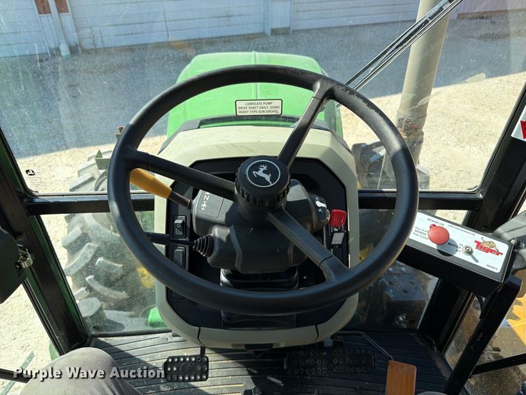 0 John Deere 5100M