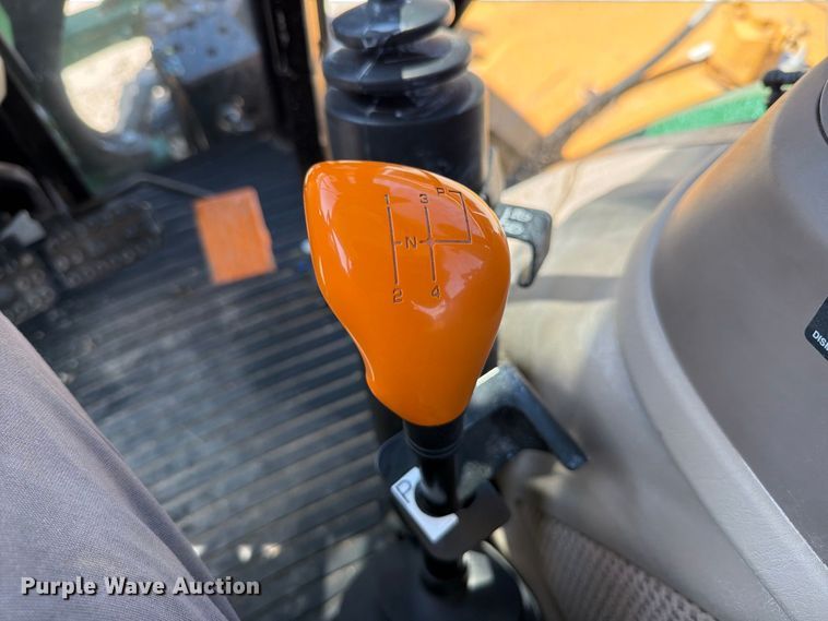 0 John Deere 5100M