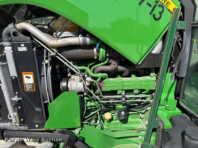 0 John Deere 5100M