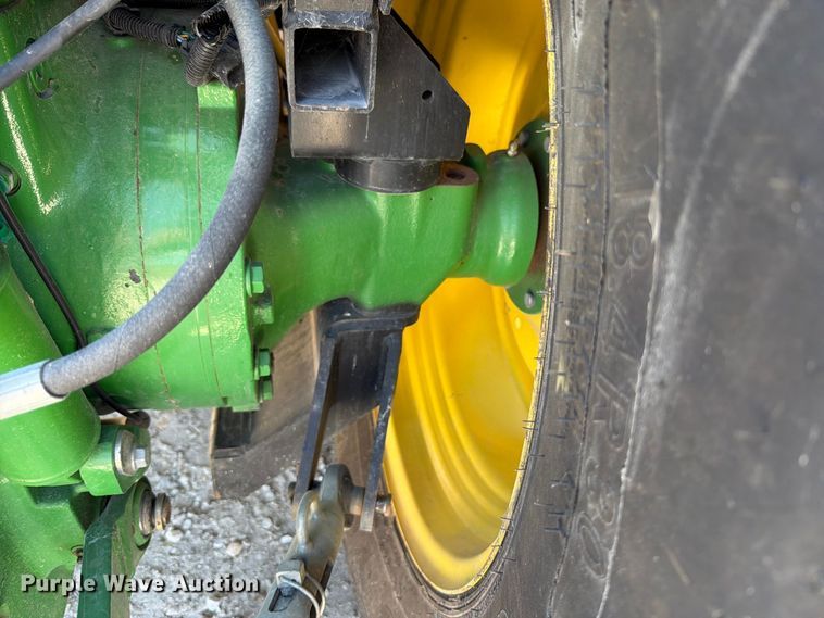 0 John Deere 5100M