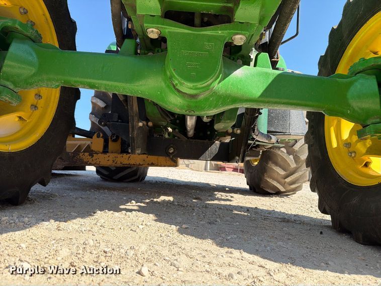 0 John Deere 5100M