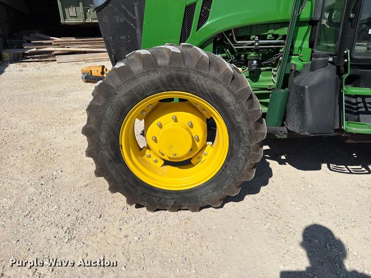 0 John Deere 5100M