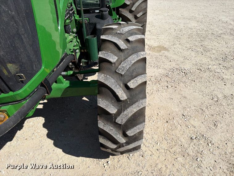 0 John Deere 5100M
