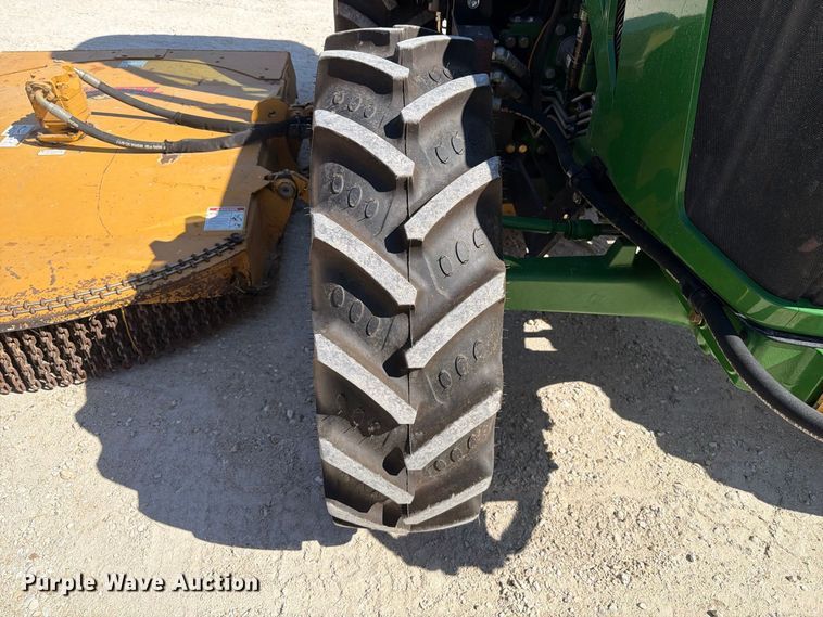 0 John Deere 5100M
