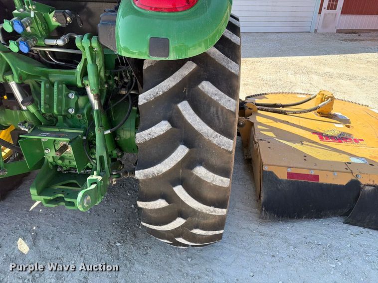 0 John Deere 5100M