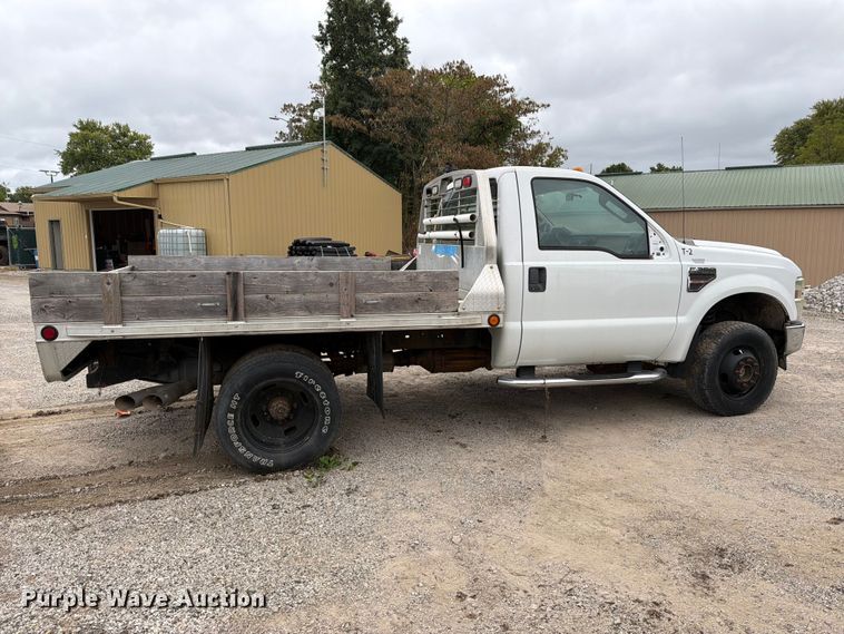 image for item FT6367 2008 Ford F350 Super Duty XLT flatbed pickup truck