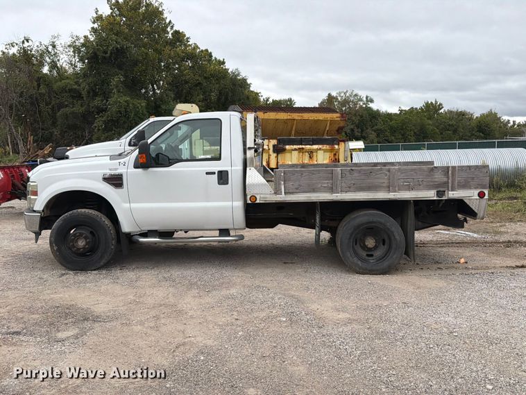 image for item FT6367 2008 Ford F350 Super Duty XLT flatbed pickup truck