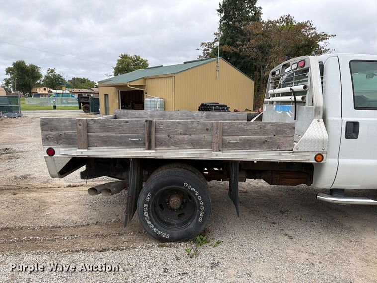 image for item FT6367 2008 Ford F350 Super Duty XLT flatbed pickup truck