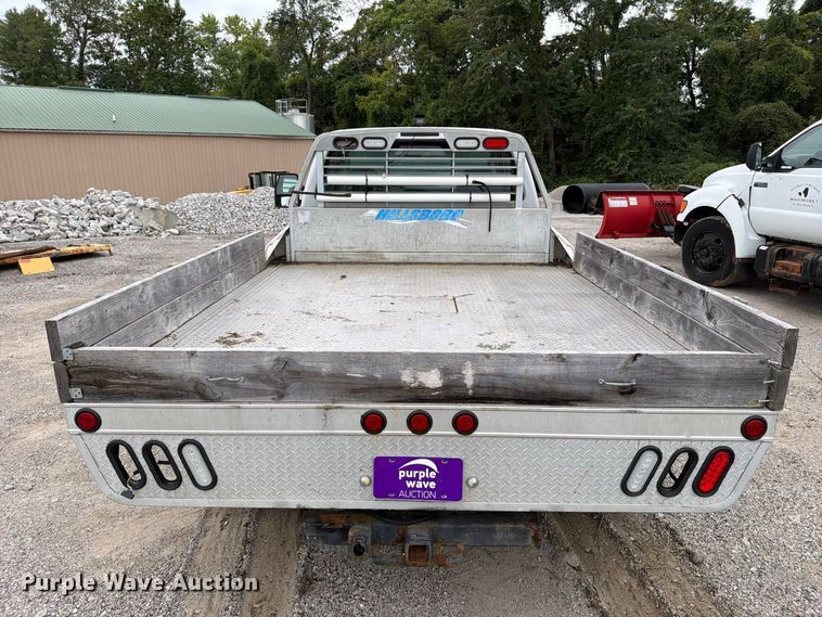 image for item FT6367 2008 Ford F350 Super Duty XLT flatbed pickup truck