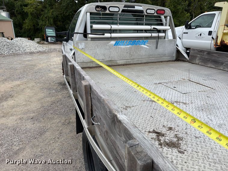 image for item FT6367 2008 Ford F350 Super Duty XLT flatbed pickup truck