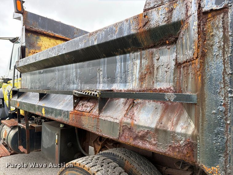 image for item FT6368 2003 International 7400 dump truck