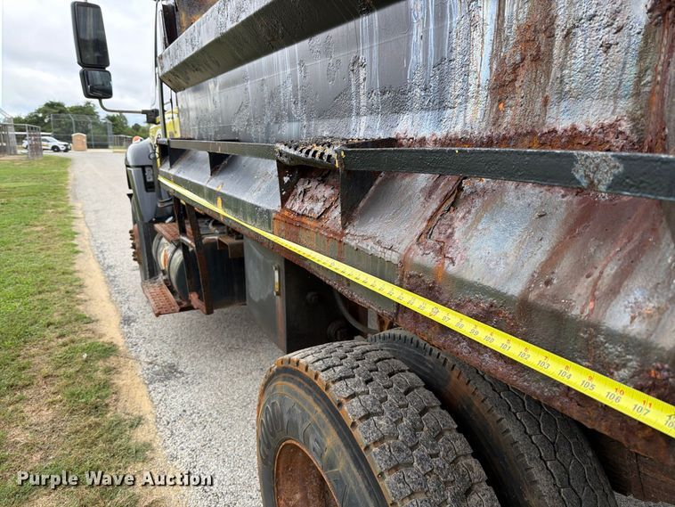 image for item FT6368 2003 International 7400 dump truck