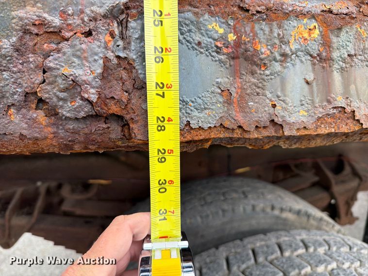image for item FT6368 2003 International 7400 dump truck