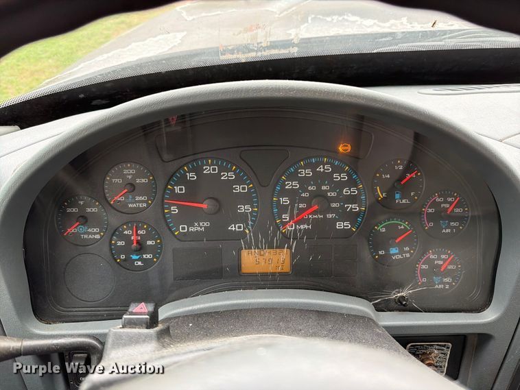 image for item FT6368 2003 International 7400 dump truck