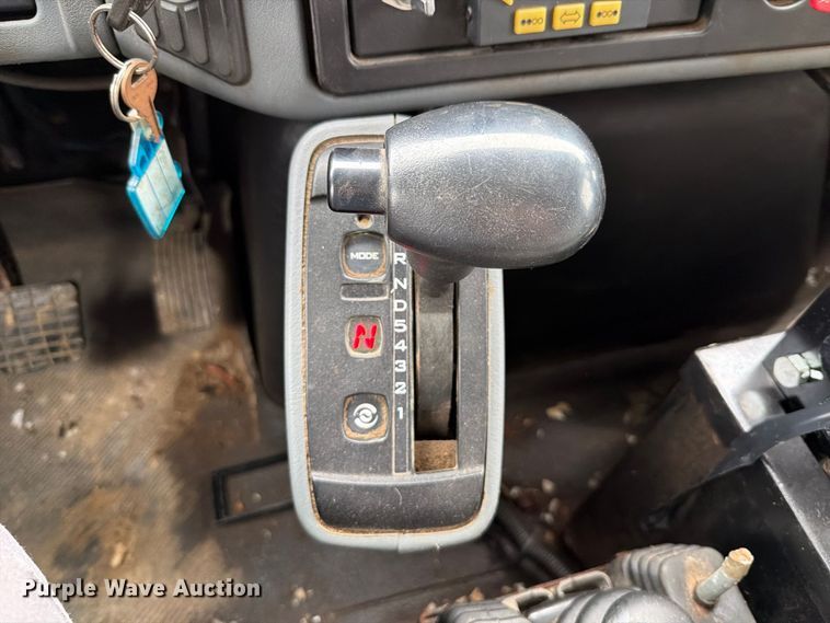 image for item FT6368 2003 International 7400 dump truck