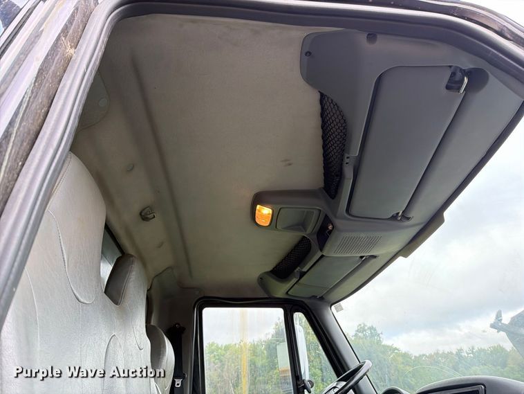 image for item FT6368 2003 International 7400 dump truck