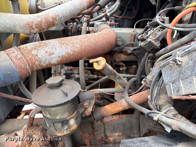 image for item FT6368 2003 International 7400 dump truck