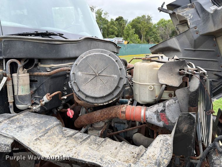 image for item FT6368 2003 International 7400 dump truck