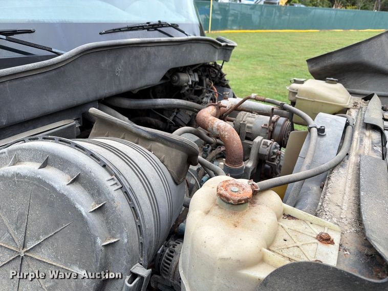 image for item FT6368 2003 International 7400 dump truck