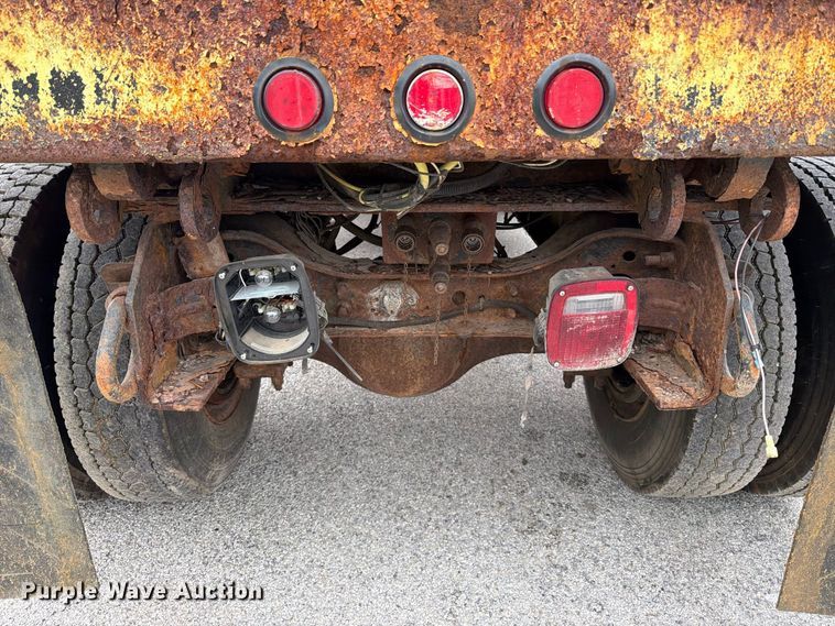 image for item FT6368 2003 International 7400 dump truck
