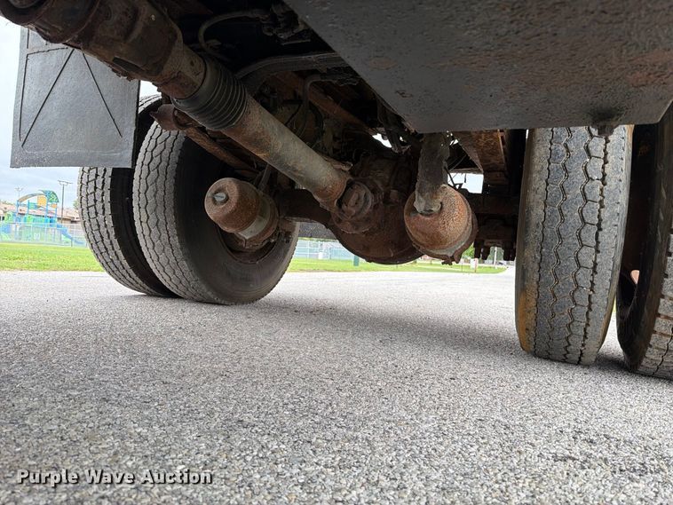 image for item FT6368 2003 International 7400 dump truck