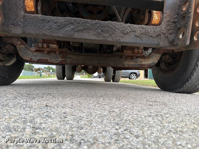 image for item FT6368 2003 International 7400 dump truck
