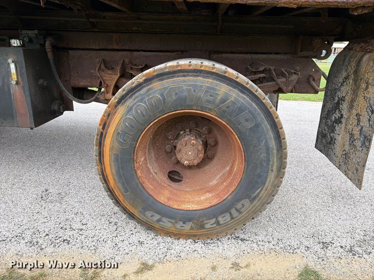 image for item FT6368 2003 International 7400 dump truck
