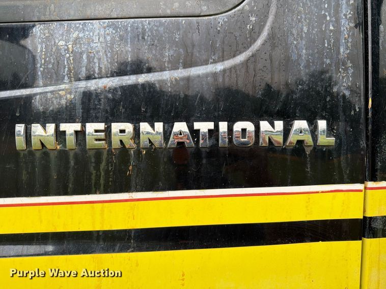 image for item FT6368 2003 International 7400 dump truck