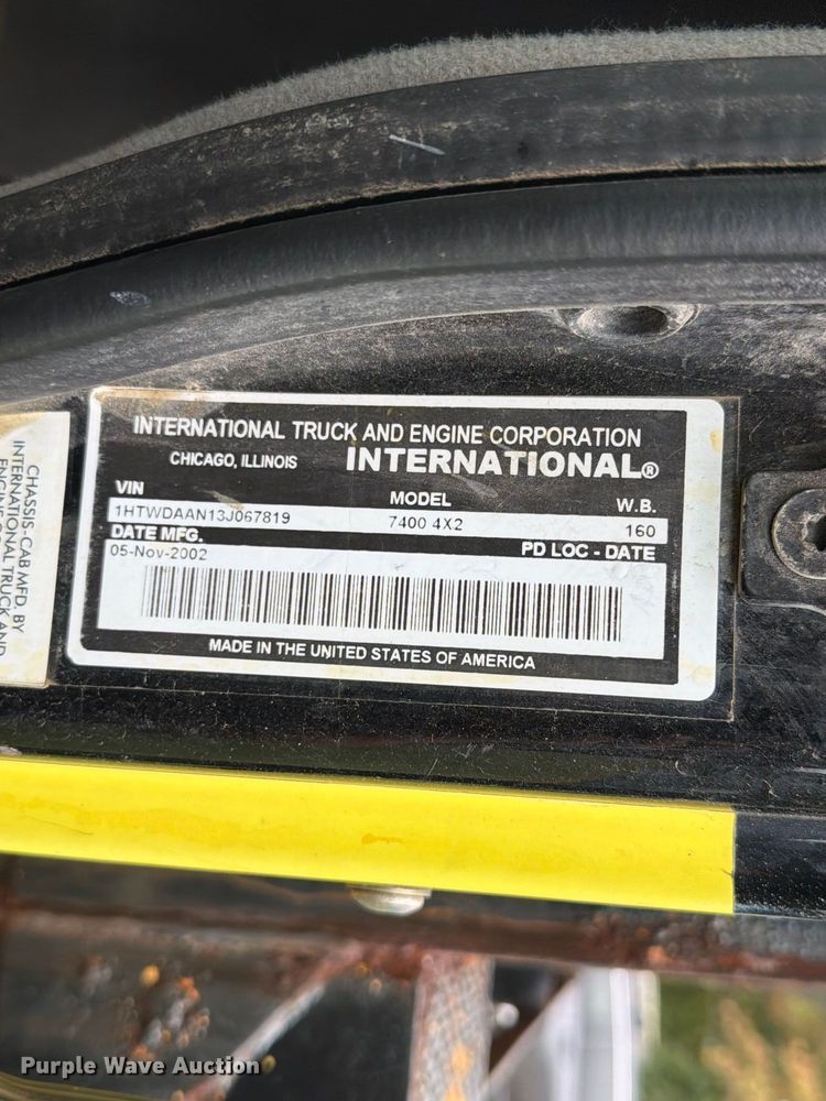 image for item FT6368 2003 International 7400 dump truck