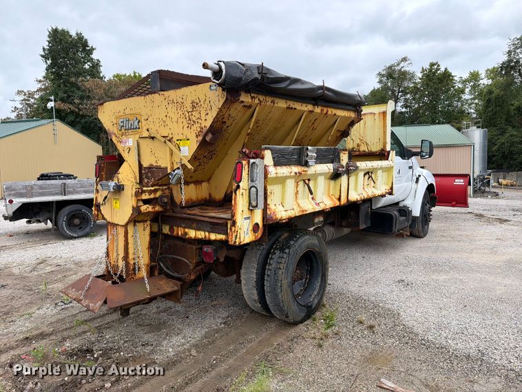 image for item FT6369 2001 Ford F650 Super Duty XLT dump truck