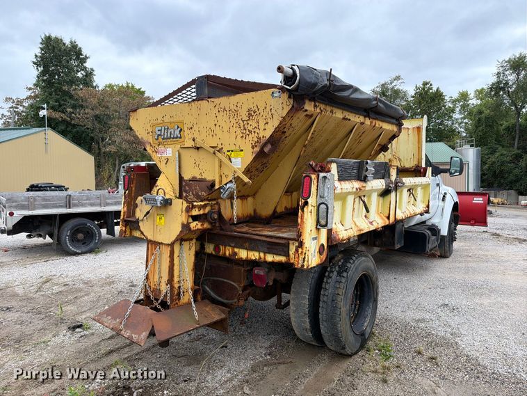 image for item FT6369 2001 Ford F650 Super Duty XLT dump truck