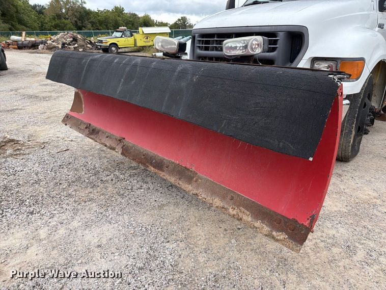 image for item FT6369 2001 Ford F650 Super Duty XLT dump truck