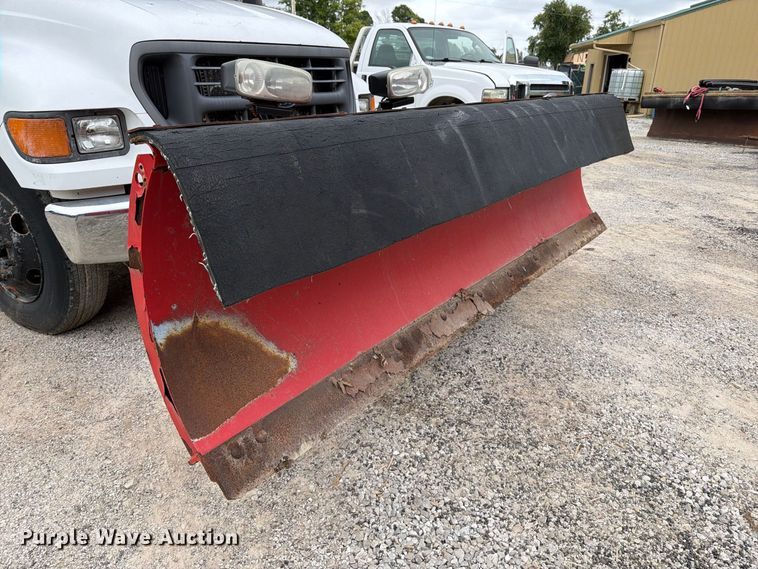 image for item FT6369 2001 Ford F650 Super Duty XLT dump truck