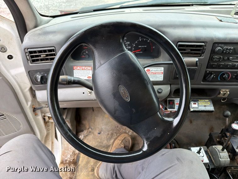 image for item FT6369 2001 Ford F650 Super Duty XLT dump truck
