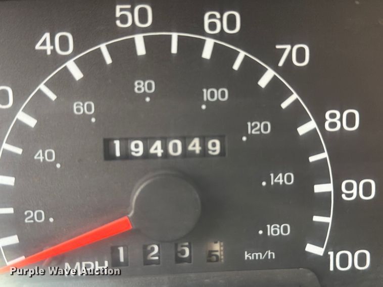 image for item FT6369 2001 Ford F650 Super Duty XLT dump truck