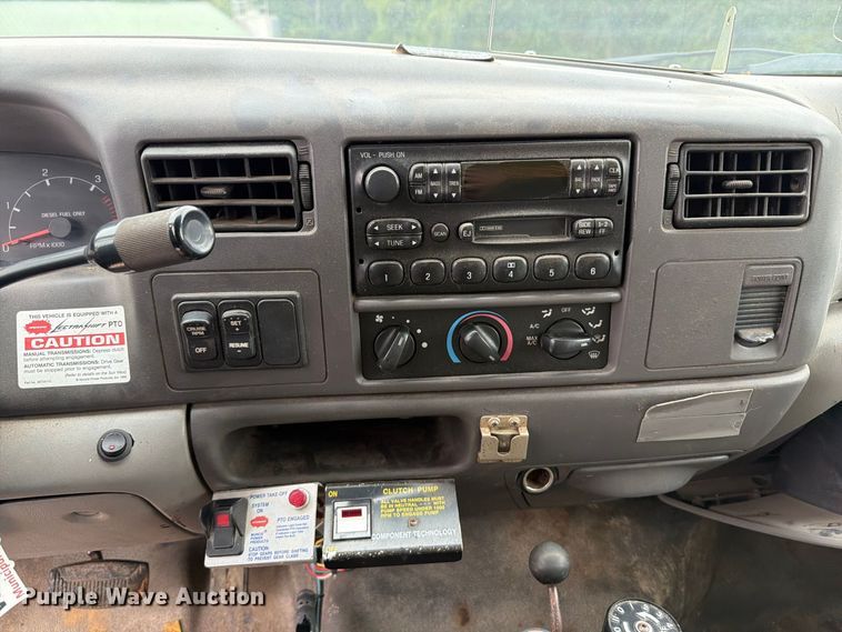 image for item FT6369 2001 Ford F650 Super Duty XLT dump truck