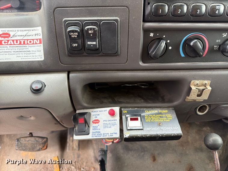 image for item FT6369 2001 Ford F650 Super Duty XLT dump truck