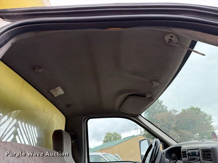 image for item FT6369 2001 Ford F650 Super Duty XLT dump truck