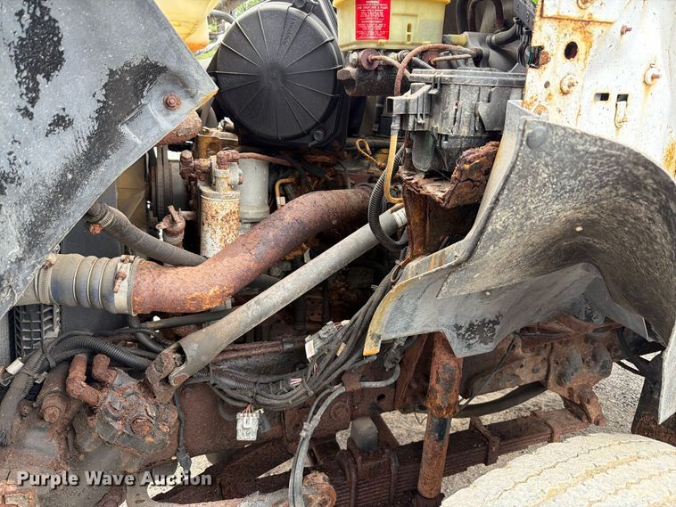 image for item FT6369 2001 Ford F650 Super Duty XLT dump truck